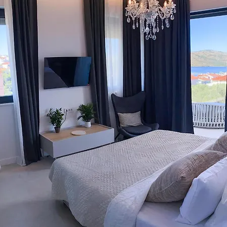 Pet Friendly In Seget Vranjica Feriehus Trogir
