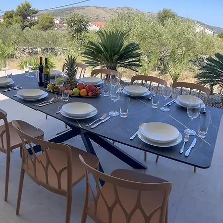 Prázdninový dům Amazing In Seget Vranjica *